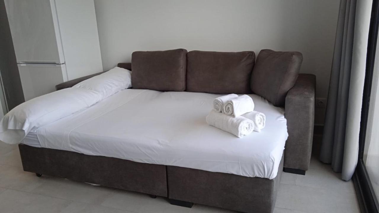 อพาร์ตโฮเทล จูเลียโน Aparthotel เอมปูเรียบราบา ภายนอก รูปภาพ