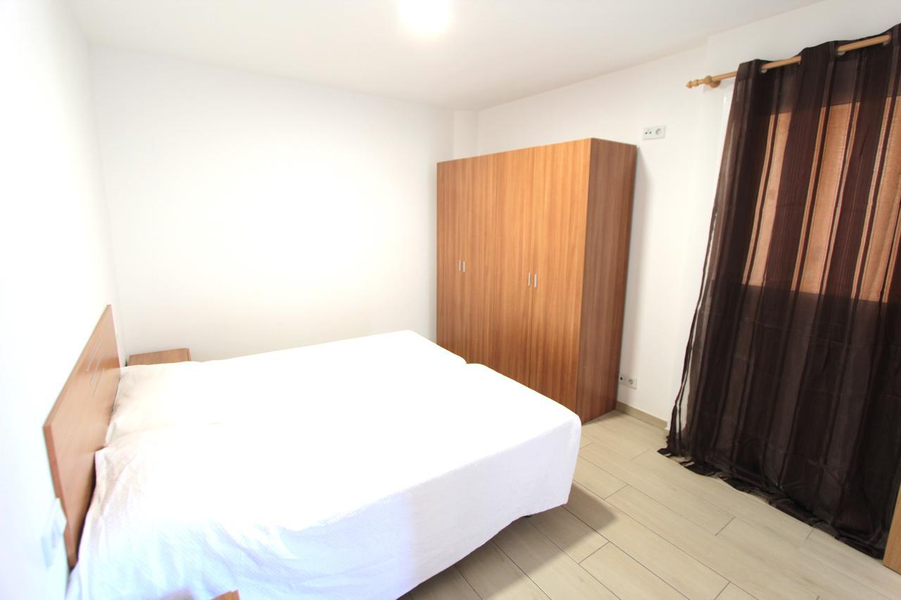 อพาร์ตโฮเทล จูเลียโน Aparthotel เอมปูเรียบราบา ภายนอก รูปภาพ