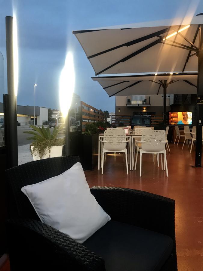 อพาร์ตโฮเทล จูเลียโน Aparthotel เอมปูเรียบราบา ภายนอก รูปภาพ