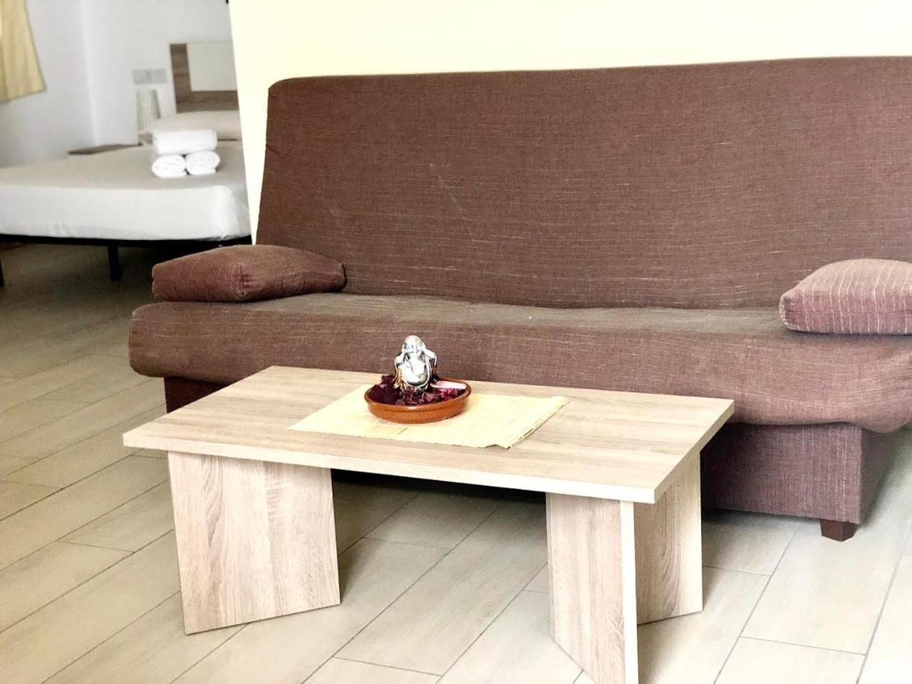อพาร์ตโฮเทล จูเลียโน Aparthotel เอมปูเรียบราบา ภายนอก รูปภาพ