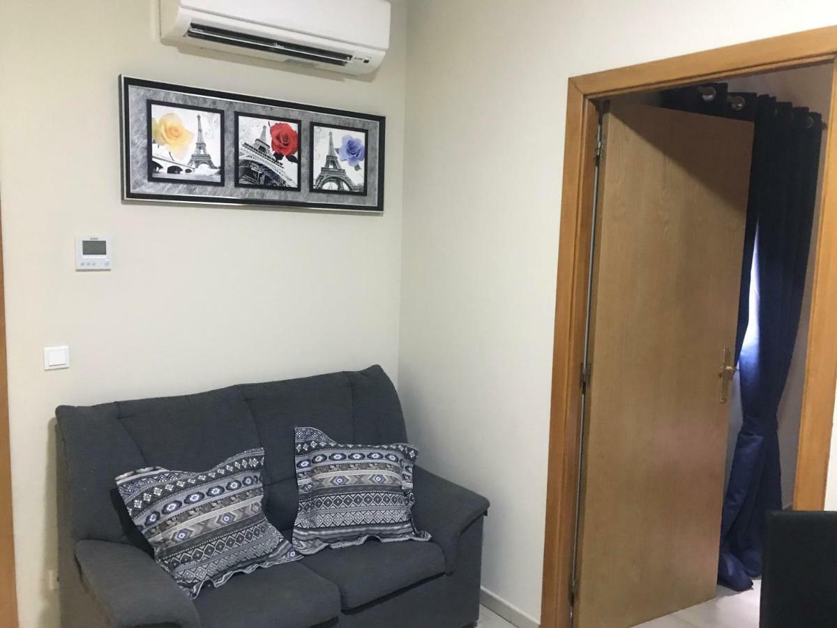 อพาร์ตโฮเทล จูเลียโน Aparthotel เอมปูเรียบราบา ภายนอก รูปภาพ